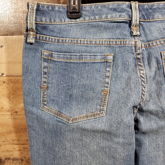 BCBGeneration NWT medium wash straight leg blue jeans size 32 - Picture 4 of 10